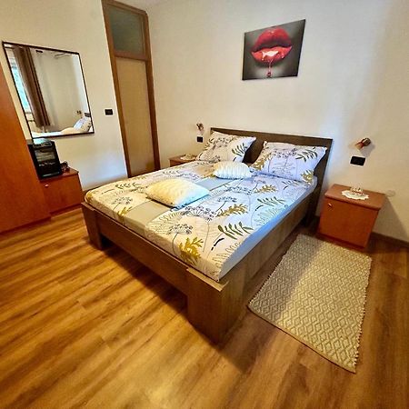 רוביני Guest House Casa Mia - Rooms & Apartments מראה חיצוני תמונה