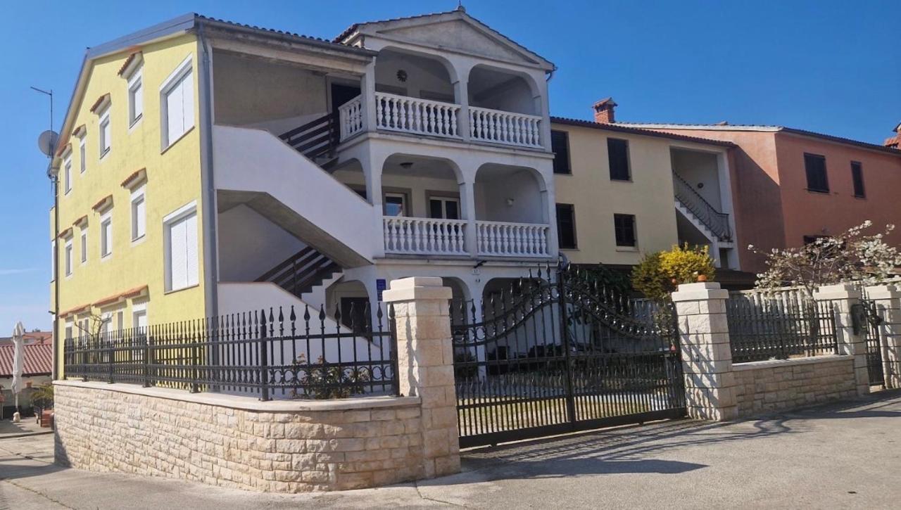 רוביני Guest House Casa Mia - Rooms & Apartments מראה חיצוני תמונה